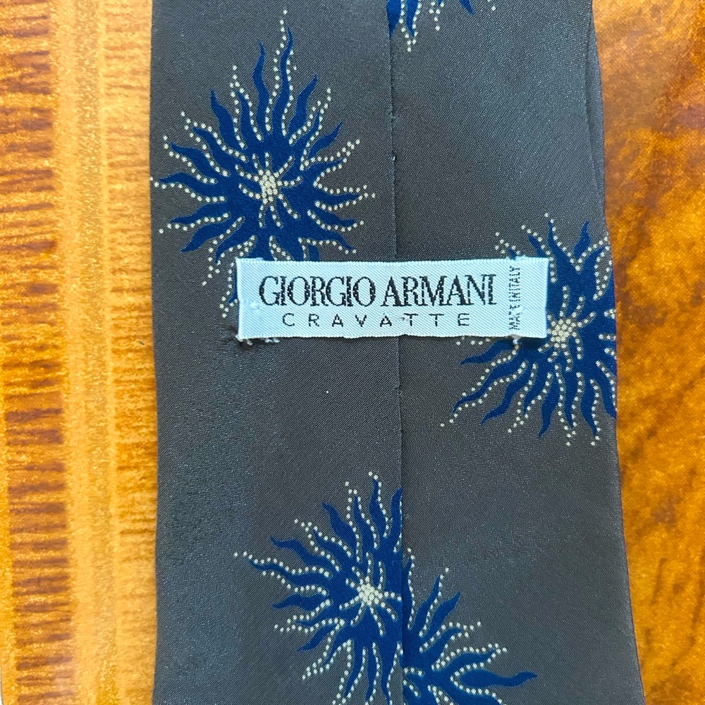 Giorgio Armani Cravette 100% Silk Tie.